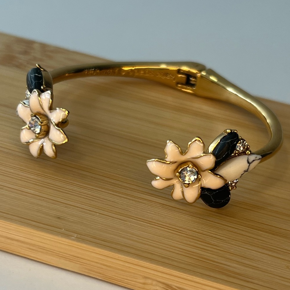 Kate Spade New York Heritage Spade Flower Hinged Bangle